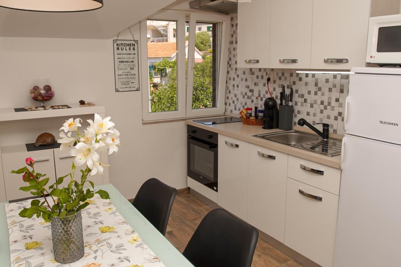 Kaprije Apartmani Tina I Ena Extérieur photo