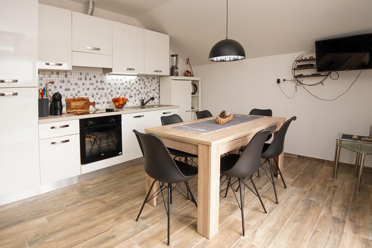 Kaprije Apartmani Tina I Ena Extérieur photo