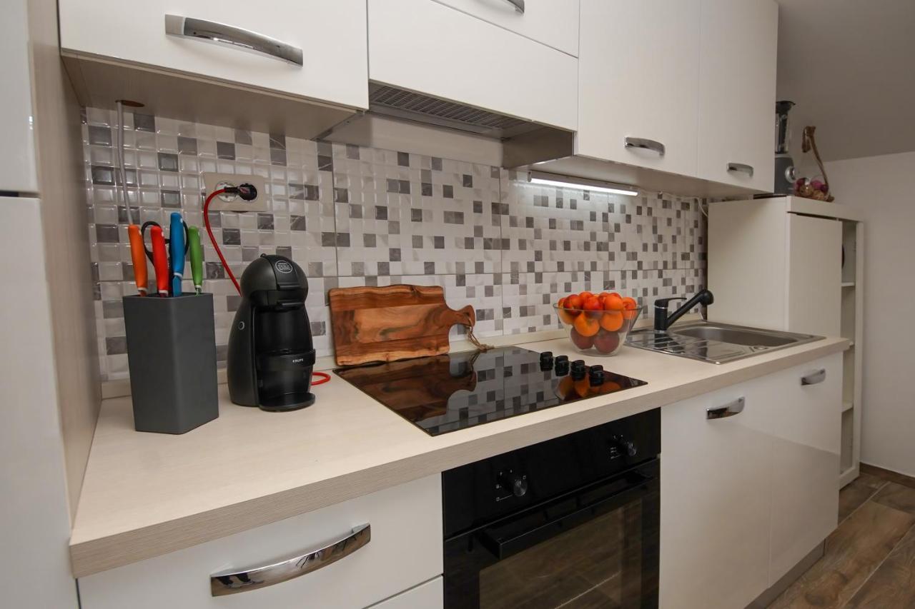 Kaprije Apartmani Tina I Ena Extérieur photo
