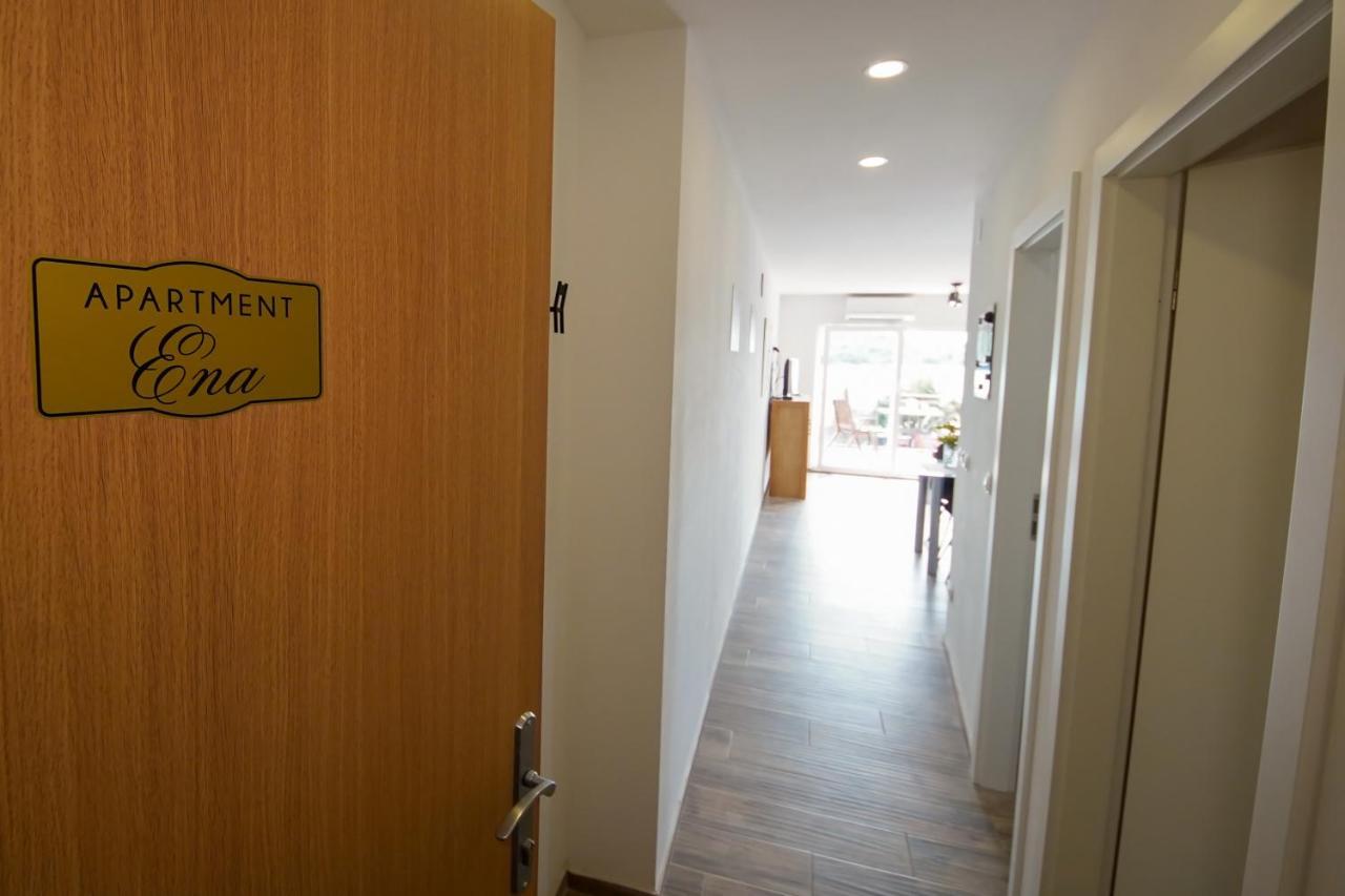 Kaprije Apartmani Tina I Ena Extérieur photo